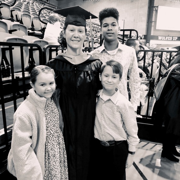 Meet your Posher, Valerie - Picture 4 of 4